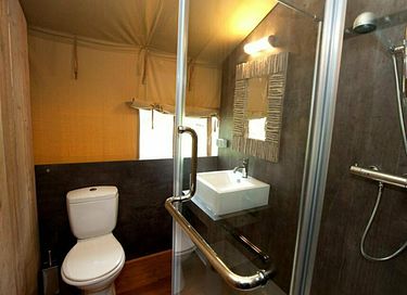 Safari tent in beautiful surroundings - 9