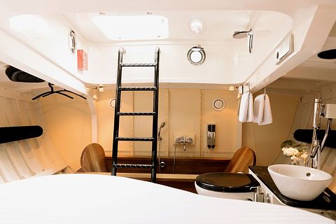 Special overnight stay on a lifeboat - 5