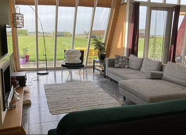 Grasgedecktes Haus am Wasser in Groningen - 6