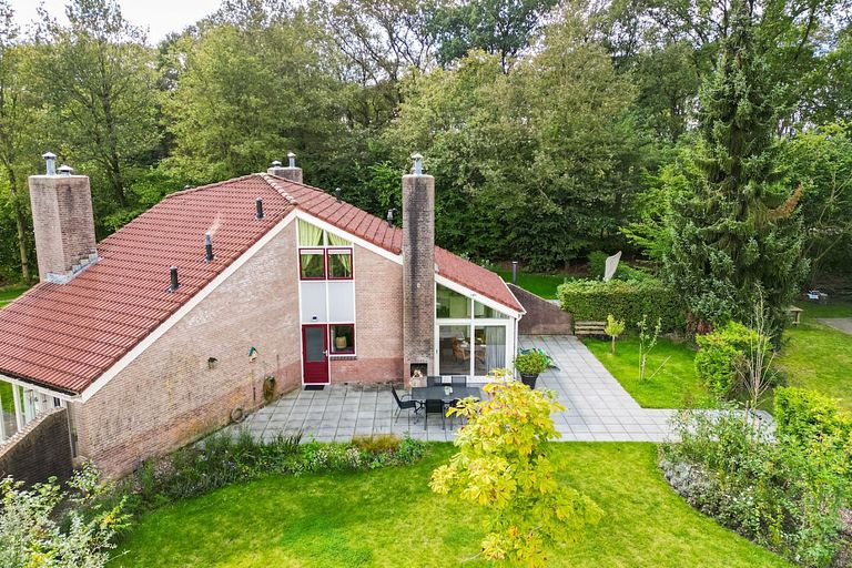 Gezellig familiehuis met grote tuin - 1