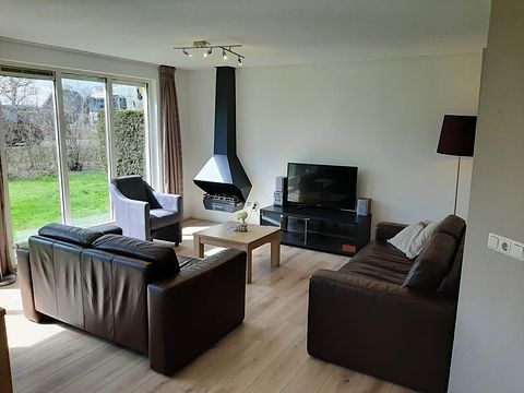 Maison spacieuse avec cheminée confortable - 3