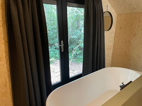 Duurzame design lodge met romantisch bad - 4