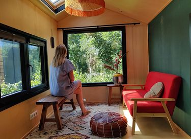 Atmospheric overnight stay in a tiny house - 5