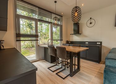 Wellness-Hütte mit Sauna und Whirlpool im Wald - 13