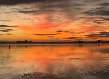 Tent on floating terrace on Veluwe Lake - 5
