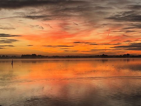 Tent on floating terrace on Veluwe Lake - 5