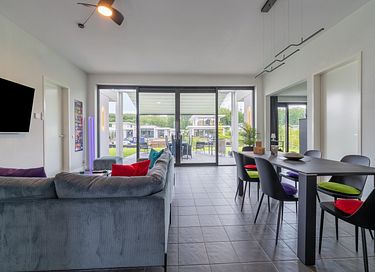 Waterfront villa with private jetty - 4