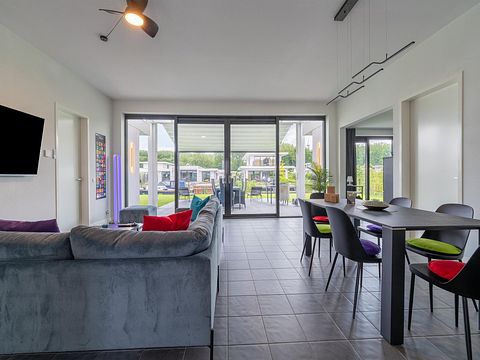 Waterfront villa with private jetty - 4