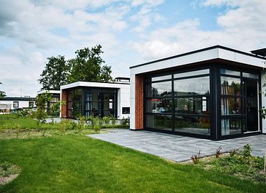 Freistehende Villa am Wasser 4p - 8