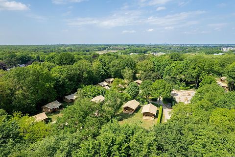 Tente de glamping spacieuse avec poêle confortable - 2