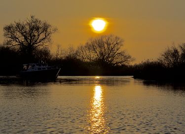 Luxury houseboat in nature reserve - 16
