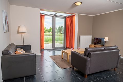 Vrijstaande woning aan het water in Limburg - 4