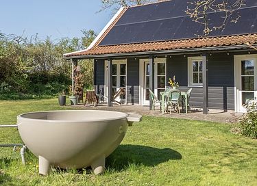 Tuinhuis voor 5 personen met hottub