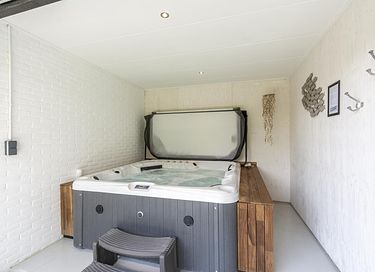 Logement de vacances avec jacuzzi intérieur au bord de la mer - 4
