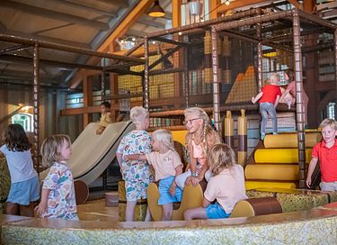 Familiewoning met uitzicht op natuurplas - 35