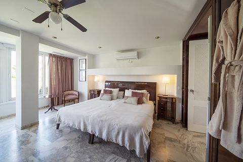 Unique vacation villa with pool in Seville - 4