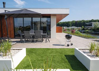 Luxury villa with fenced garden and dog welcome - 15