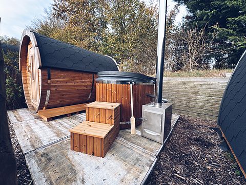 Wellness Pod with private hot tub and sauna - 2