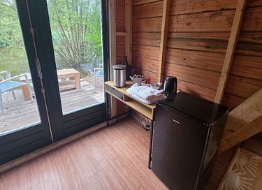 Tiny house with a hot tub by the water - 5