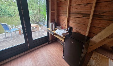 Tiny house with a hot tub by the water - 5