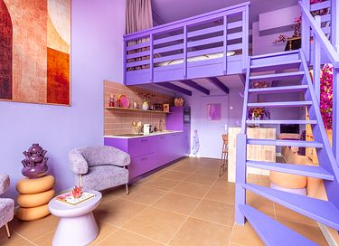 Stilvoll übernachten in einer violetten Oase - 5