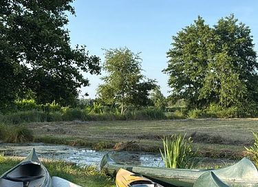 Knusse pipowagen op het Friese platteland - 10