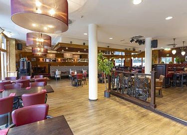 Sfeervolle hotelkamer met bergzicht - 15