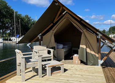 Tent on floating terrace on Veluwe Lake - 2