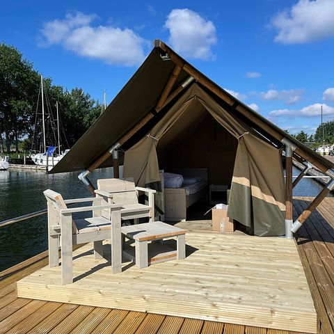 Tent on floating terrace on Veluwe Lake - 2