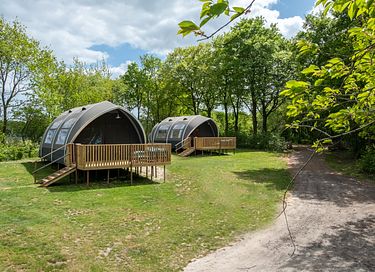 Tente glamping de luxe au bord d'un lac avec vue - 1