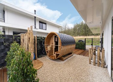 Villa met tuin en wellness aan het water - 3