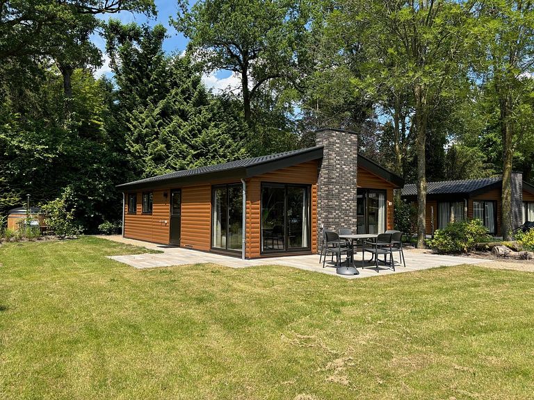 Modernes Chalet mit Whirlpool in Utrecht - 1