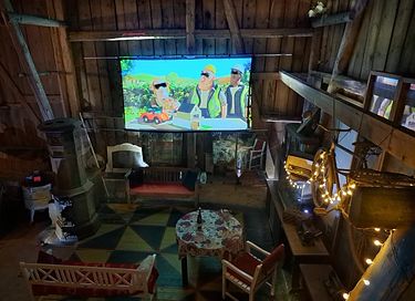Séjour spacieux dans une grange en bois avec cinéma - 20