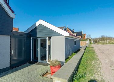 Strandhus i gåafstand fra havet