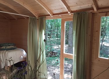 Roulotte dans un camping français boisé - 3