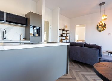 Stay (8p) at luxury waterfront resort - 8