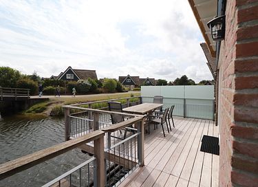 Wellness and water fun at the IJsselmeer