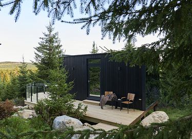 Breathtaking mirror house in Norway - 28