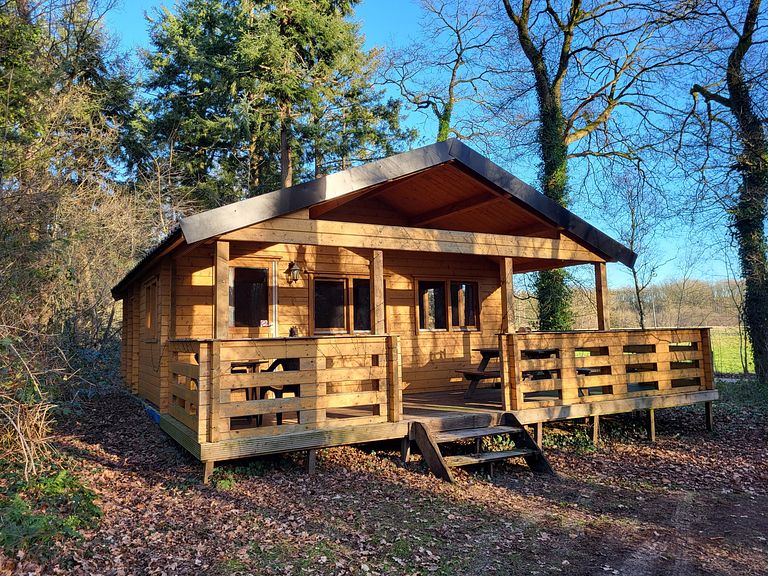 Blokhut midden in het bos op leuke camping - 1