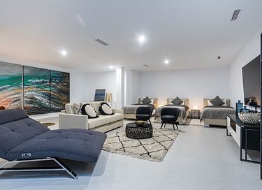 Ruime villa met zwembad en uitzicht op zee - 73