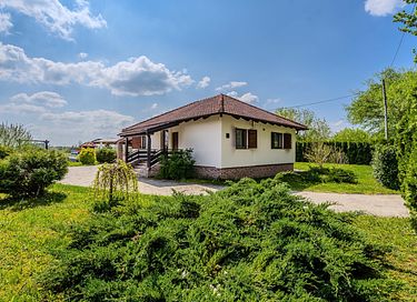 Waterfront villa with pool, sauna and jacuzzi - 28