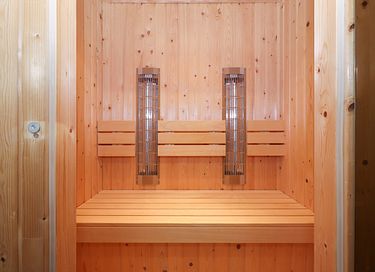 Luxury bungalow with waterfront sauna - 16