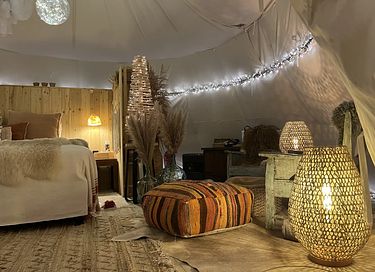 Slapen in een romantische tipi met hottub - 14