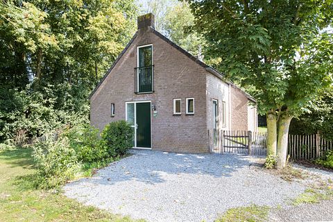 Maison familiale moderne et lumineuse avec grand jardin - 2