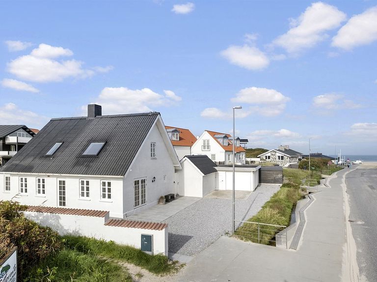 Ferieophold for 11 personer ved kysten - 1
