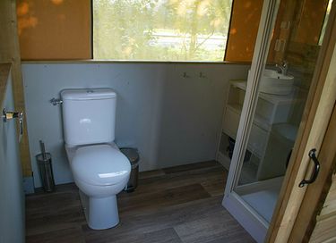 Luxe safaritent (4p) op veelzijdige camping - 11