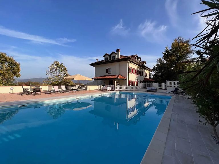 Hébergement de luxe pour groupes avec piscine privée (20p) - 1