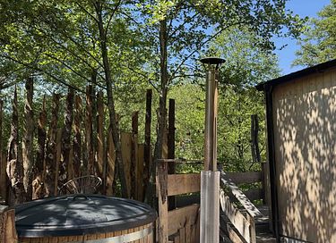 tiny house dans les bois avec bain à remous - 6