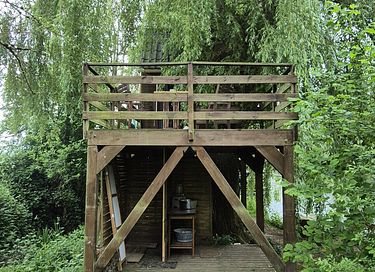 Außergewöhnliches Baumhaus direkt am Wasser - 4