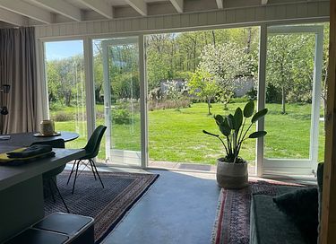 Spend the night in an orangery with hot tub - 9
